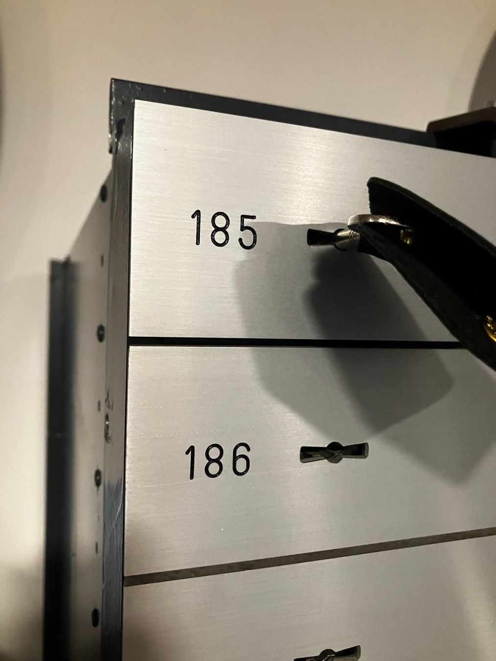 Casseforti: schöner Safe mit 21 Schliessfächern in diversen Grössen – Usato da Neunkirch venduto da autoscooter57 5