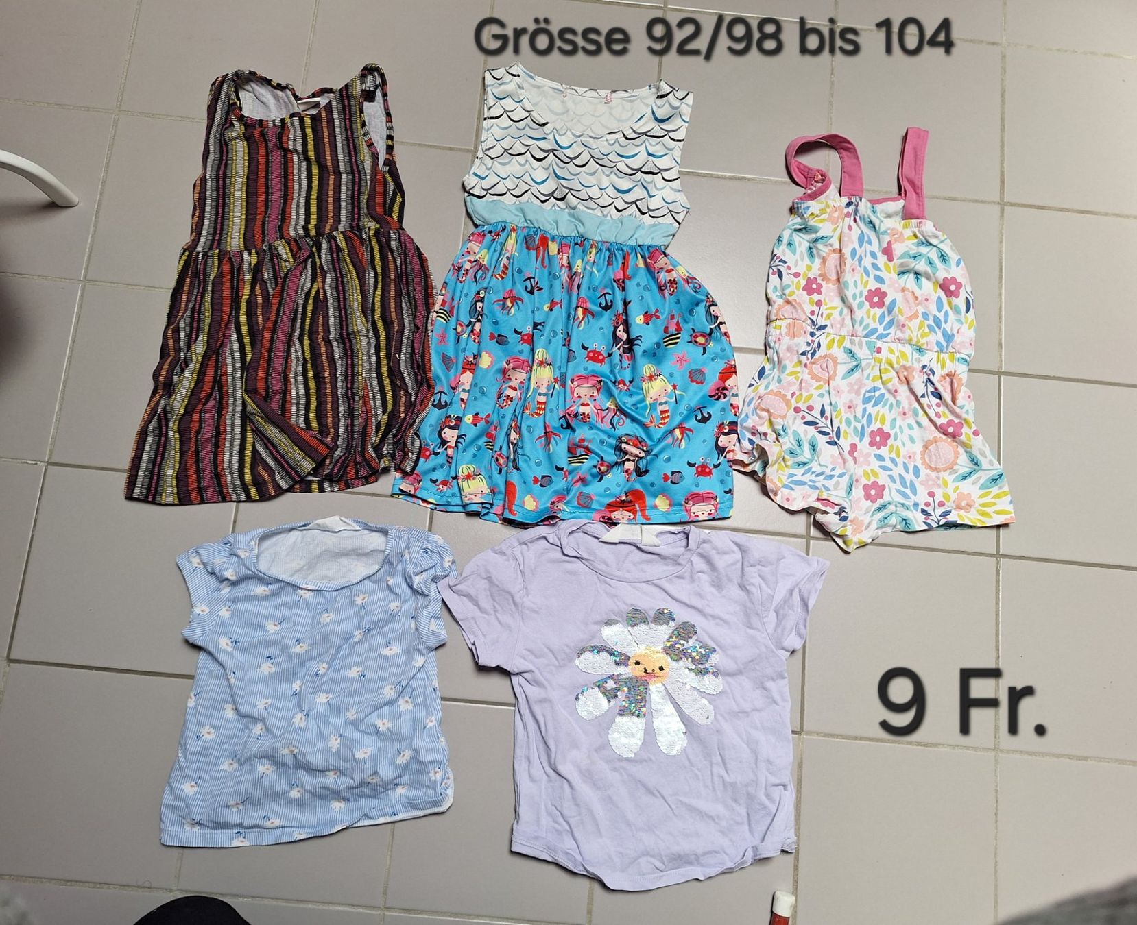 Lotti & Set di vestiti: Kleiderpaket Sommer 92/98 bis 104 – Usato da Sissach venduto da Nothing123