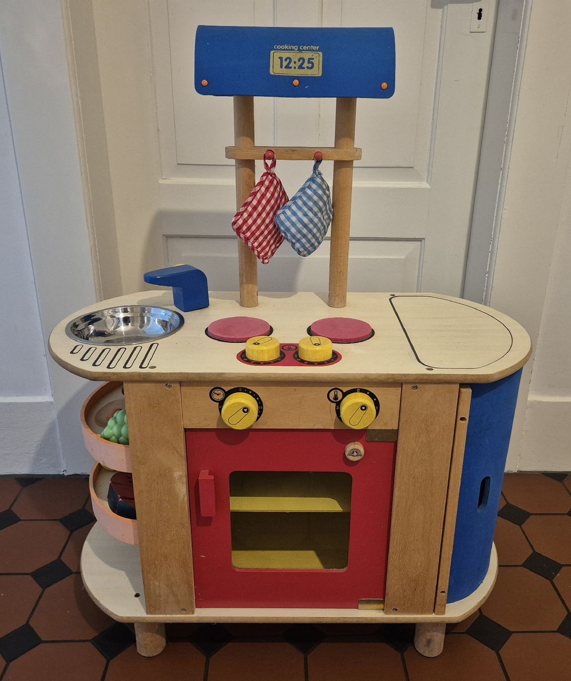 Giocattoli: Gebrauchte Kinderspielküche aus Holz – Usato da Oftringen venduto da Xxxmcsxxx