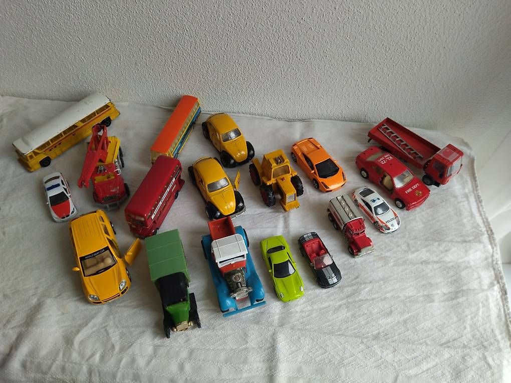 Modellini d'auto: Modellauto Sammlung mit z.T. wertvollen Stücken – Usato da Aathal - Seegräben venduto da anny44
