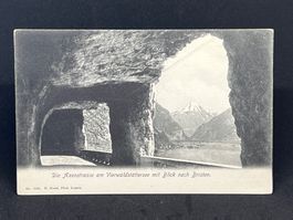 Die Axenstrasse am Vierwaldstättersee mit blick nach Bristen