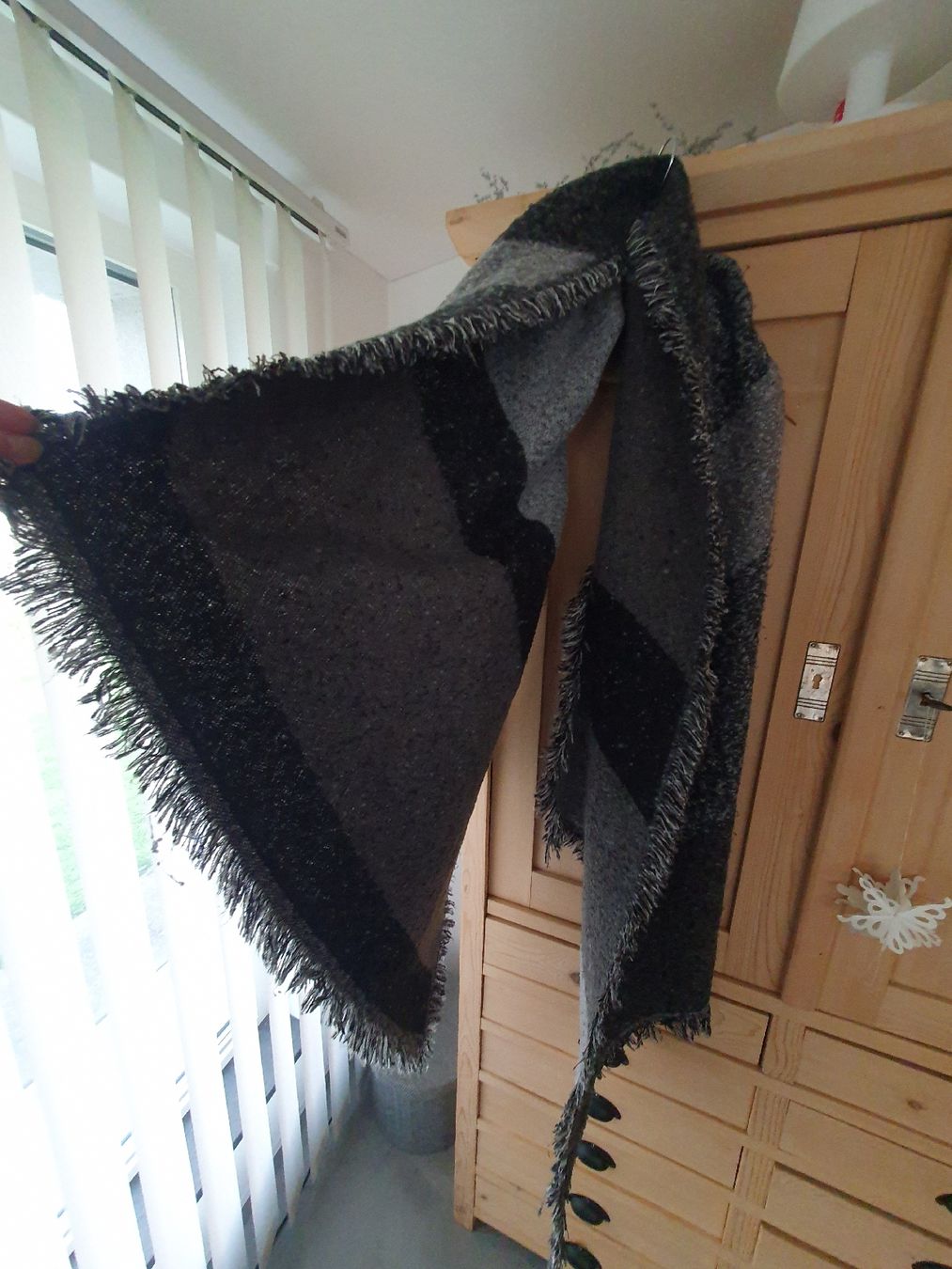 Foulard & Sciarpe: Schal, schwarz, grau – Usato da Steinach venduto da Xamax18 2