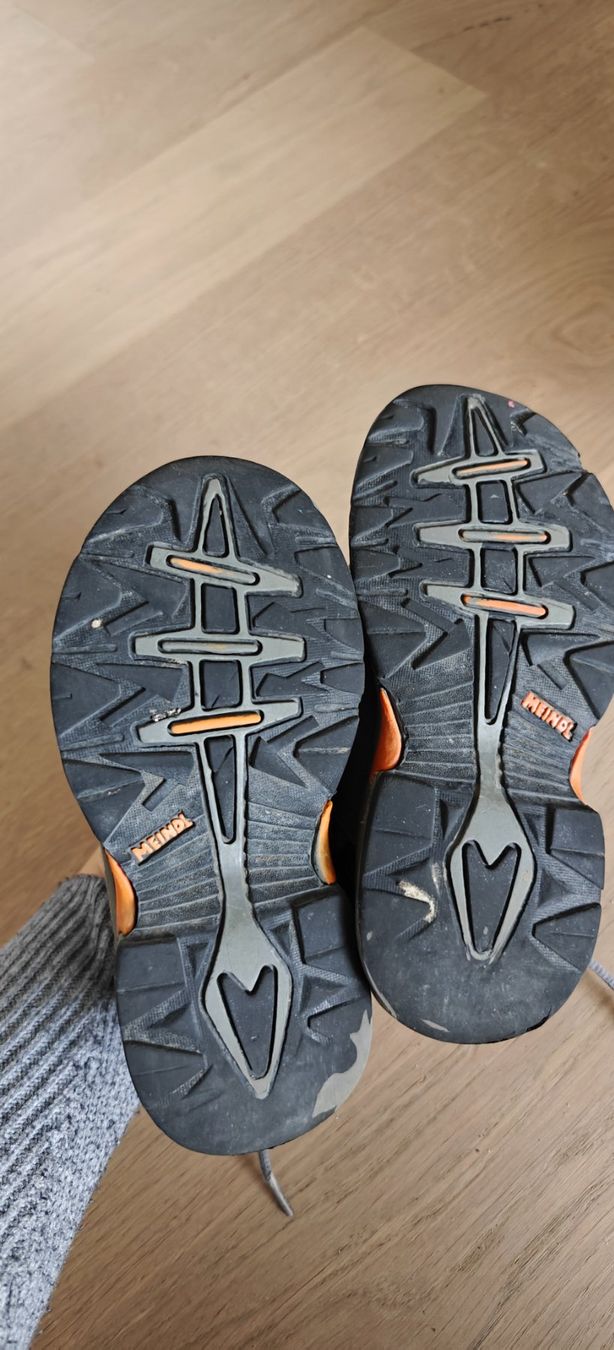 Meindl Schuhe für Jungen: Meindl Kinder Wanderschuhe Gr 27 – Gebraucht aus Zürich von ElizavetaT 1
