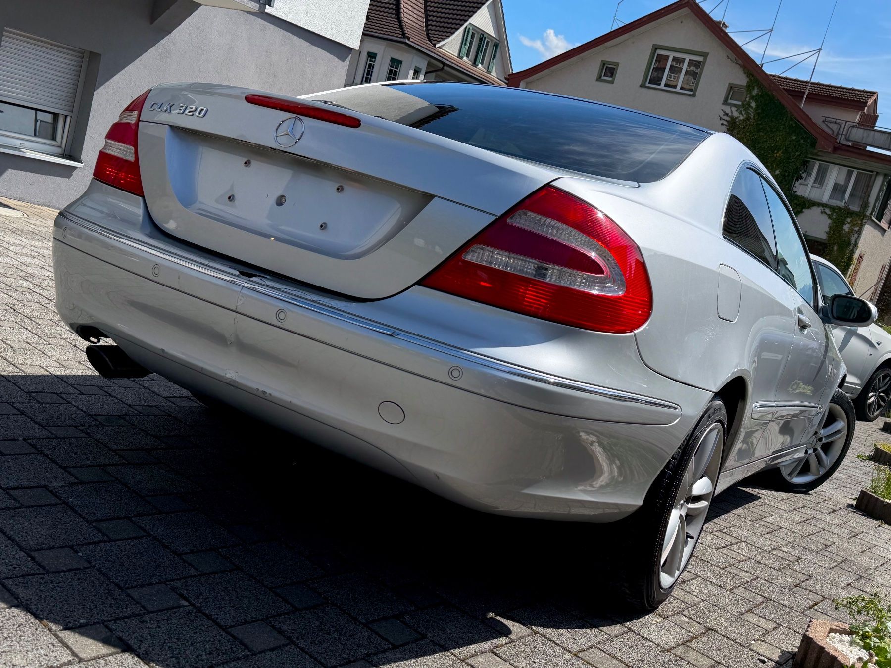 Mercedes-Benz Automobili: MERCEDES-BENZ CLK 320 Elégance Automatic – Usato da Rebstein venduto da Cache 4