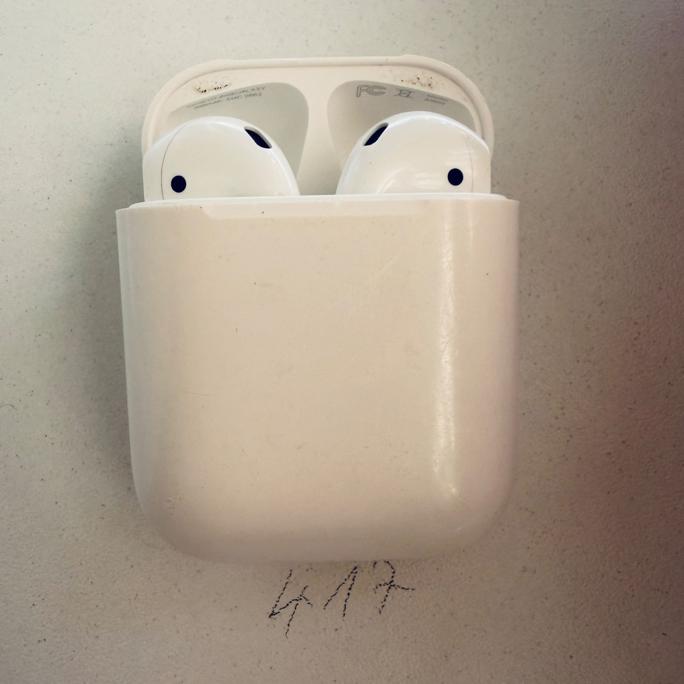 Apple Casques audio: Original Apple AirPods 2 Gen. Wireless Kopfhörer & Case – D'occasion à Basel par MY.AIRPODS.SHOP