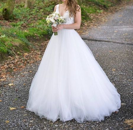 Brautkleid Tüll V-Ausschnitt Weiss Grösse 36 neuwertig