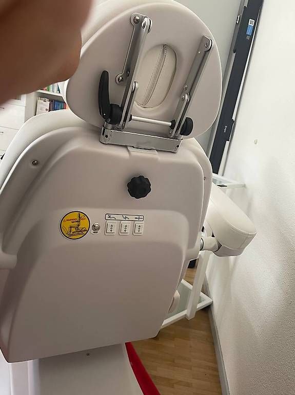 Fauteuils de soin: BEHANDLUNGSLIEGE, elektr. + EXTRAS – D'occasion à Brunnen par ker_2kzc 4