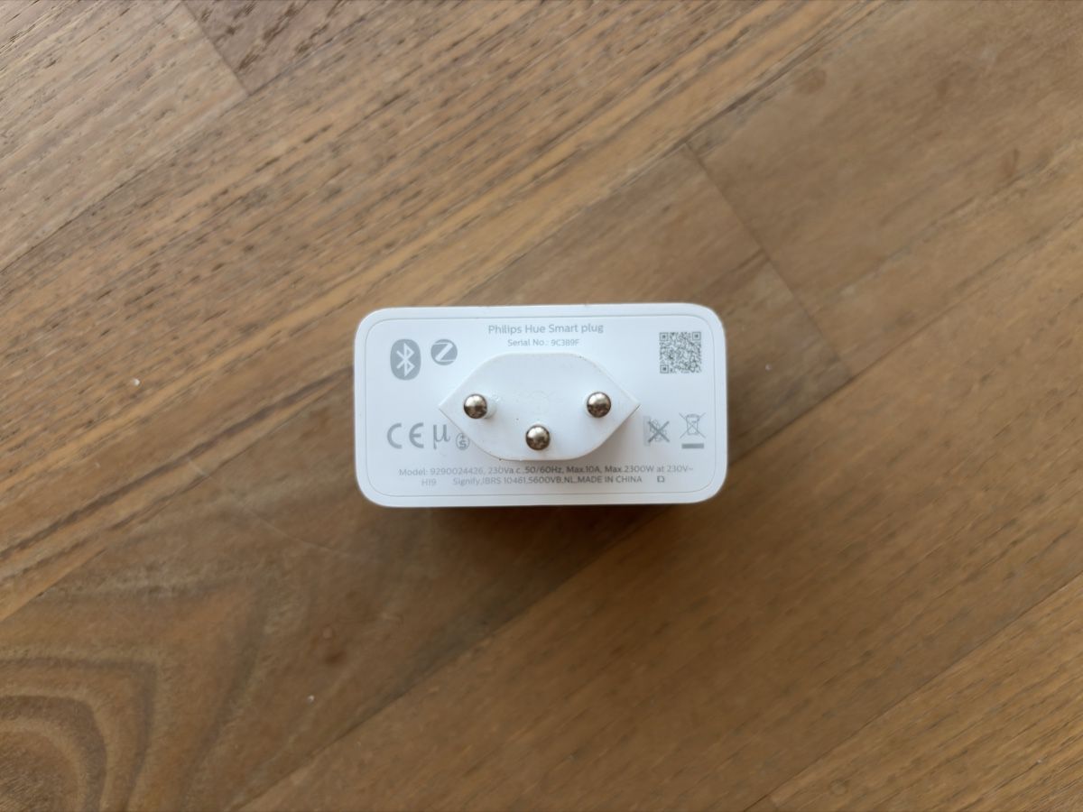 Spine: Philips Hue Smart Plug CH – smarte Steckdose – Usato da Magden venduto da whosnipedmyass 1