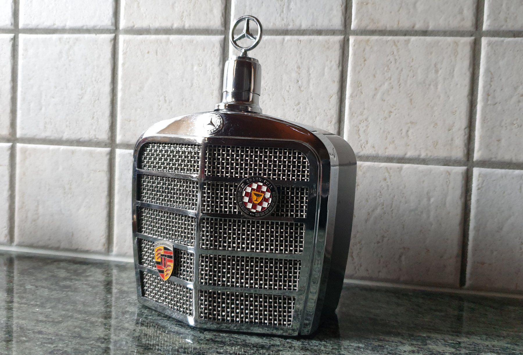 Altro: MERCEDES BENZ DESIGN / SCHNAPSFLASCHE – Usato da Wengi b. Büren venduto da Ot1000 1