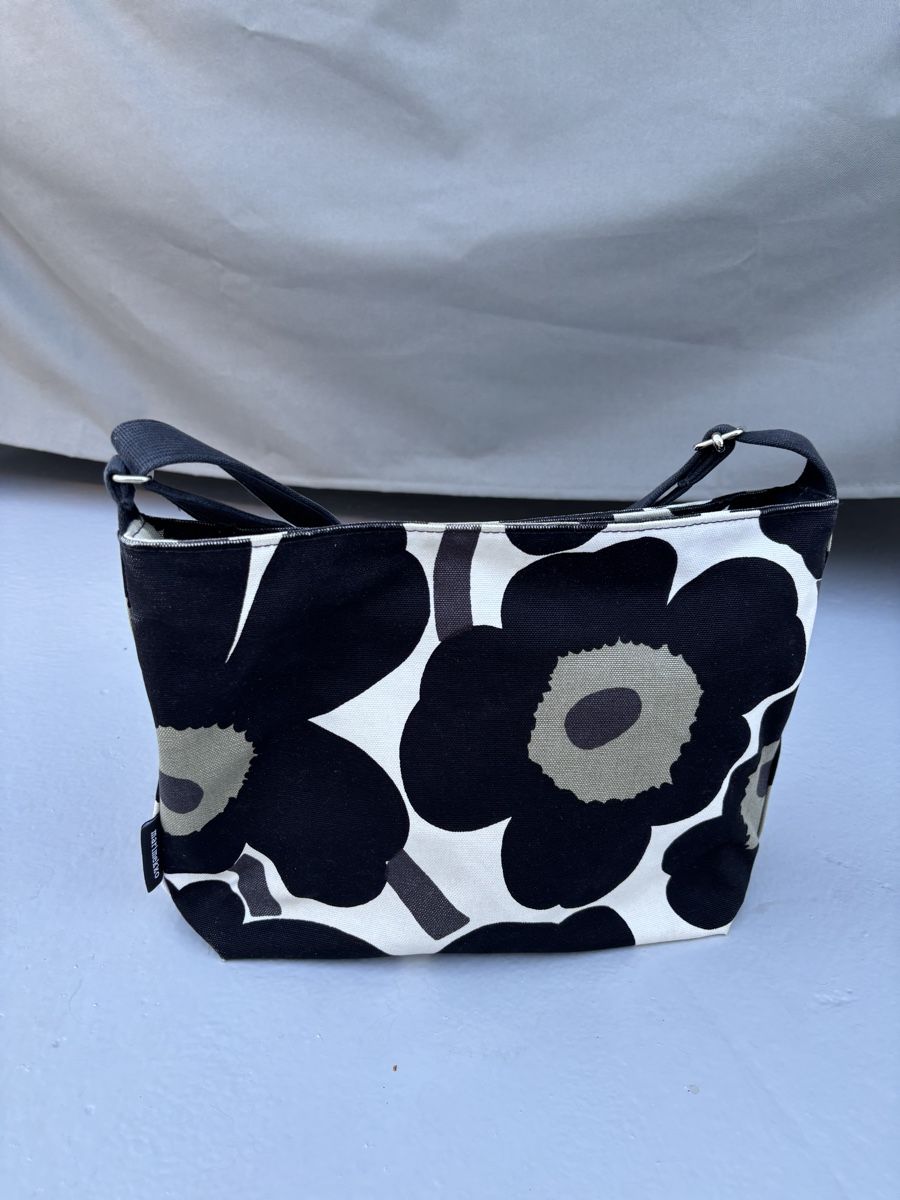 Marimekko Borse da donna: Marimekko Tasche mit typischem Blumenmuster – Usato da Thalwil venduto da Sterla 1