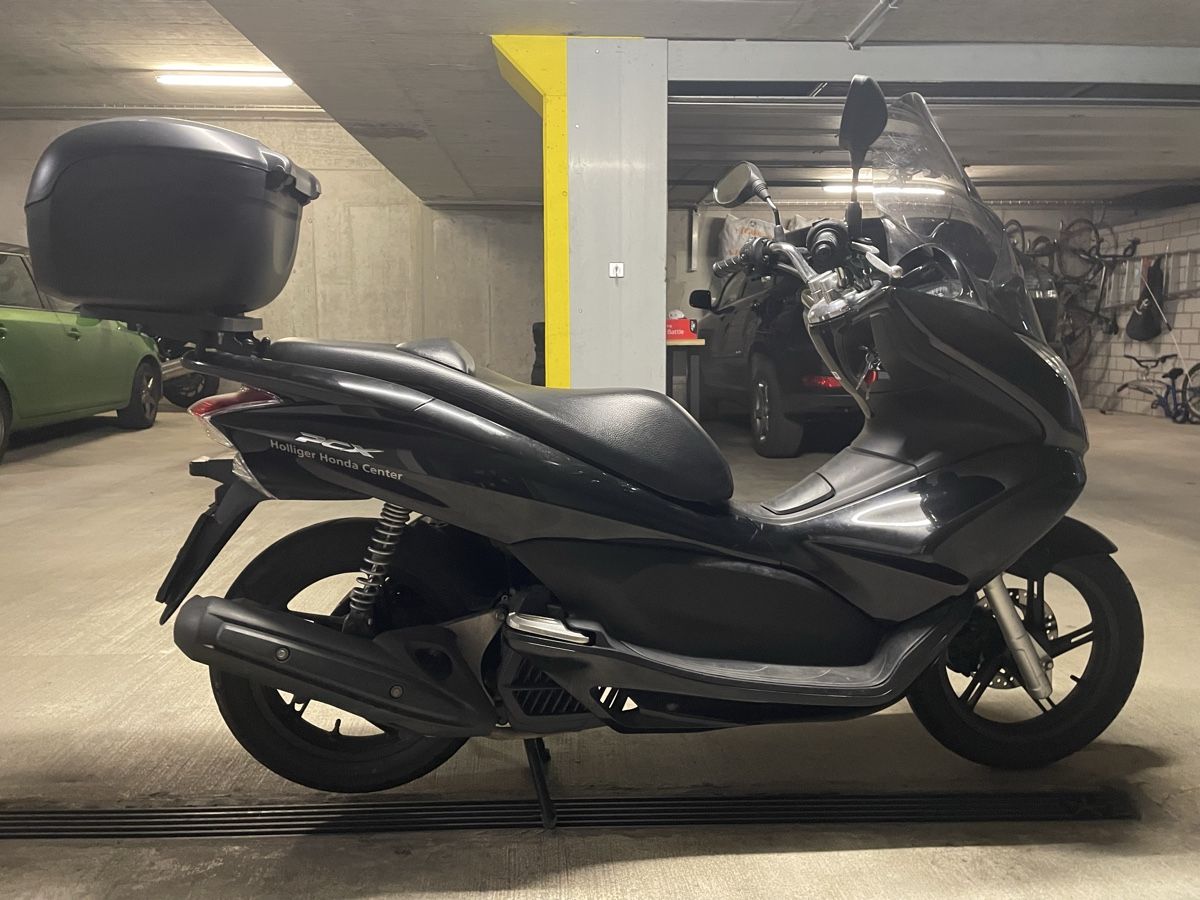 Honda Scooters: Honda PCX 125 Roller, Topcase inklusive! – Gebraucht aus Lufingen von nra330-300 3