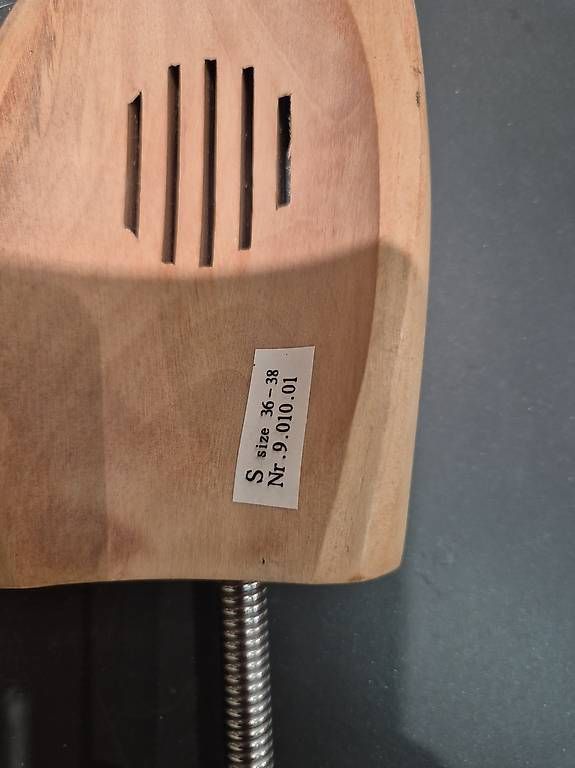 Scarpe da uomo: Schuhspanner Helvesko – Usato da Winkel venduto da petzl01 1