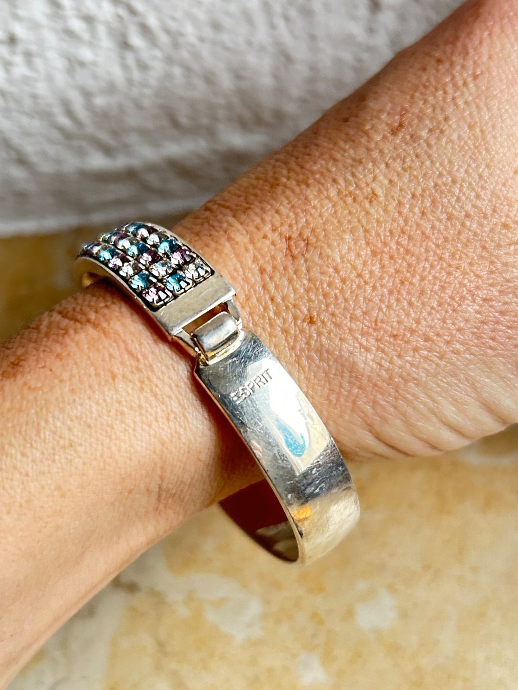 Esprit Armbänder & -reifen: Esprit Armreif Strass-Steine BLUE/ROSE/WHITE – Gebraucht aus Laufen von belleskulptur 2