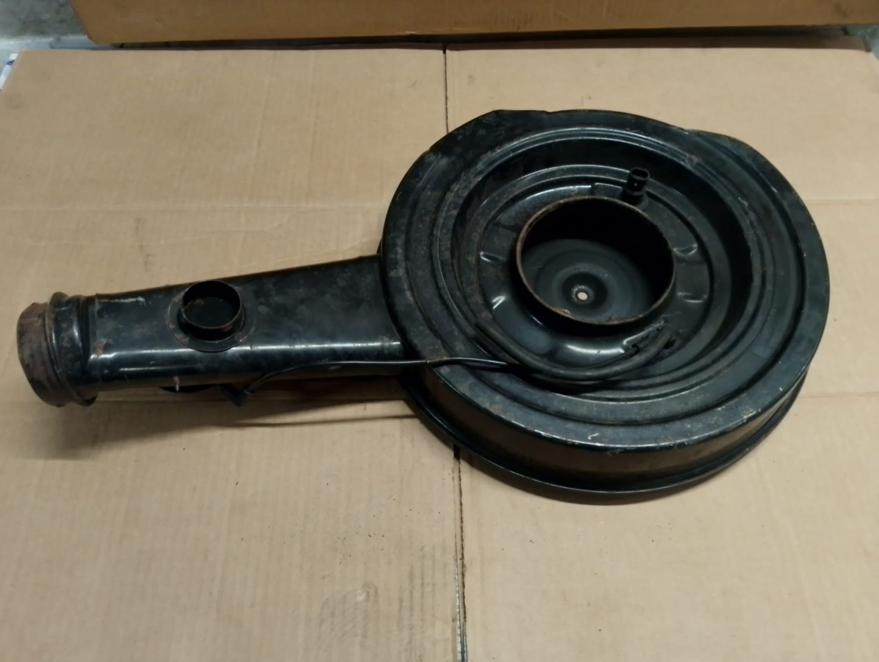 Tutti pezzi di ricambio auto: Luftfiltergehäuse Luftfilter 89 Pontiac Firebird – Usato da Niedergösgen venduto da usc_9sk7 3