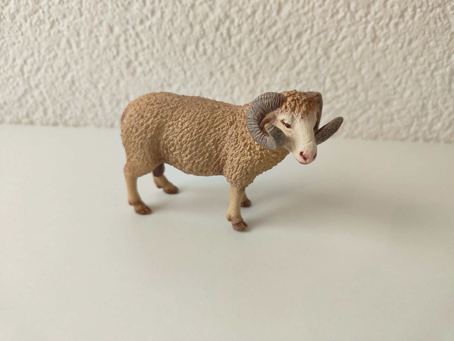 Schleich Statuette: Schleich Widder Schafbock Schaf Schafe Bauernhof – Usato da Thalwil venduto da FigurenFreunde