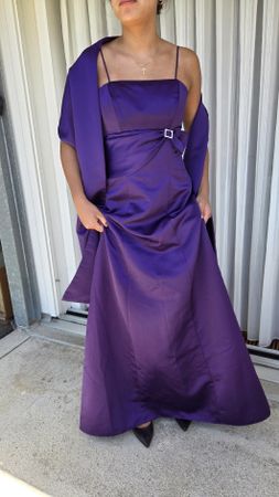 Lila Abendkleid Gr. 36 mit passendem Schal, elegant