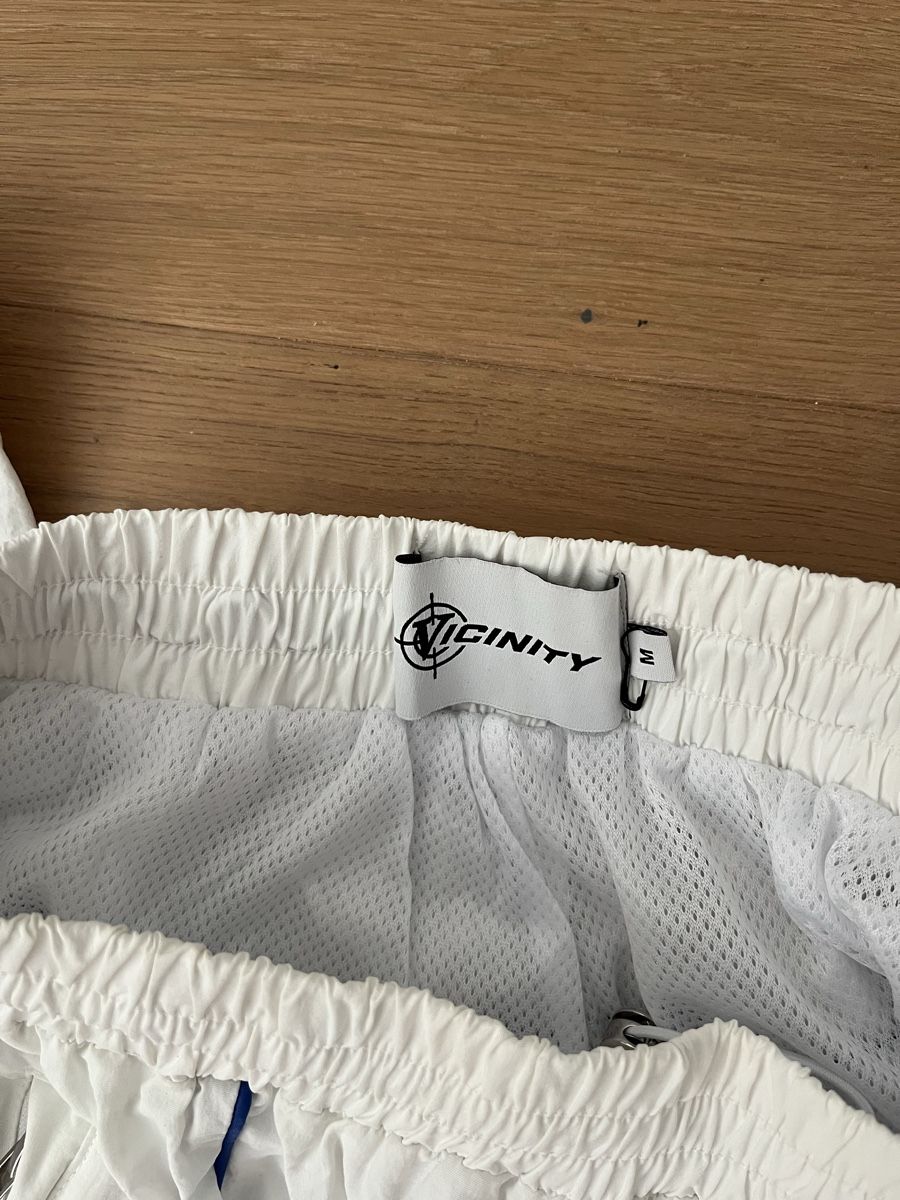 Hosen: Vicinity Trackpant (y2k) – Gebraucht aus Balzers von liv_wzl8 3