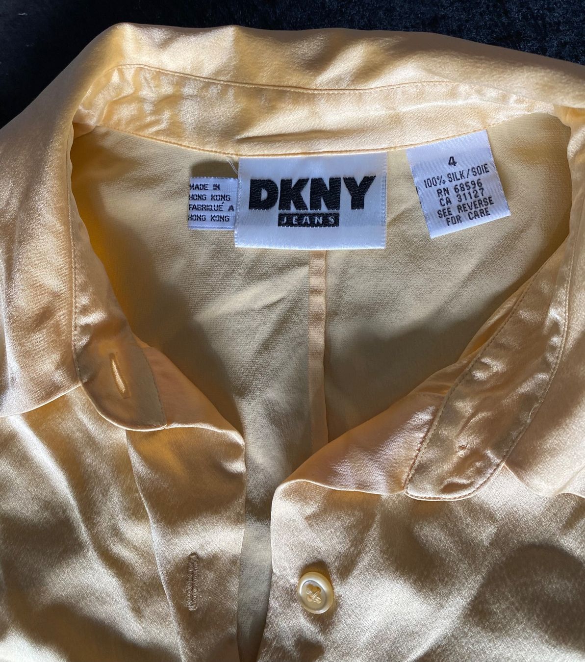 Camicette: Retroseidenbluse DKNY – Usato da Chur venduto da simhofstr 2