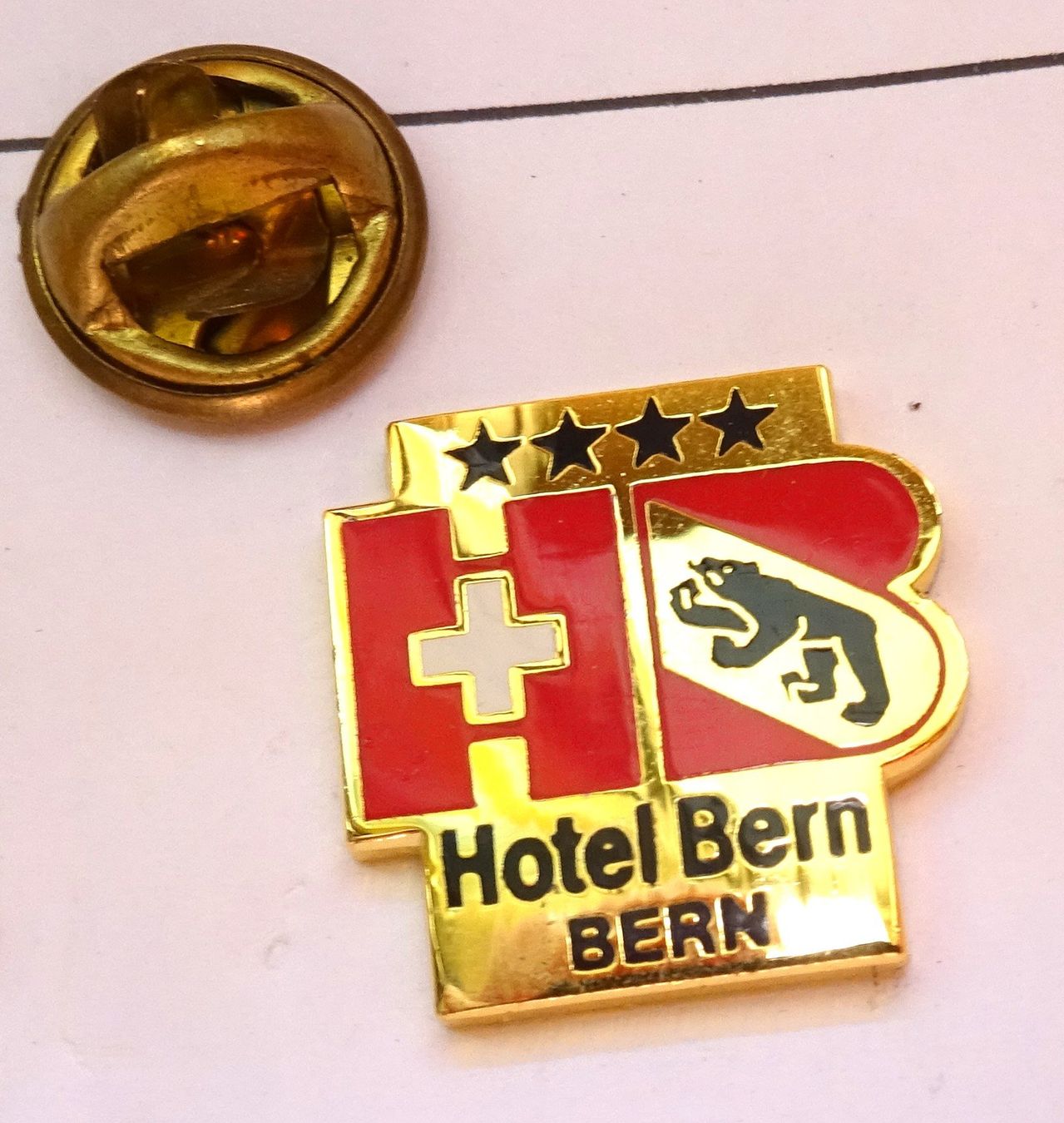 Placchette & Badge: Pin HOTEL BERN 4 Sterne – Usato da Utzenstorf venduto da BUtter81