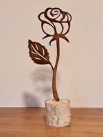 Metall-Rose auf Birkenholz-Sockel, Rostdeko Handmade