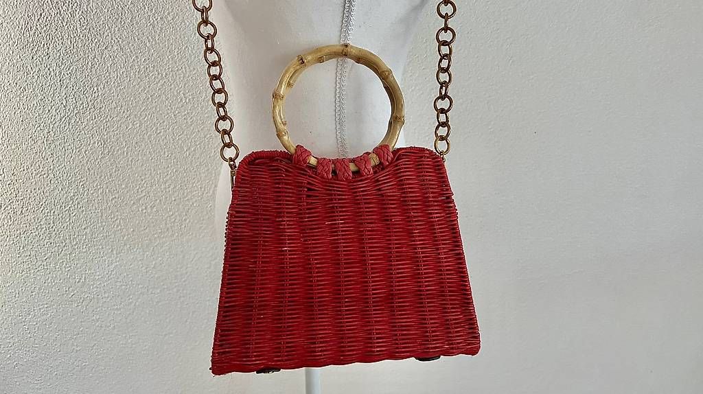 Taschen für Damen: Tasche rot/gold geflochten – Gebraucht aus Volketswil von oli_l2zq 2
