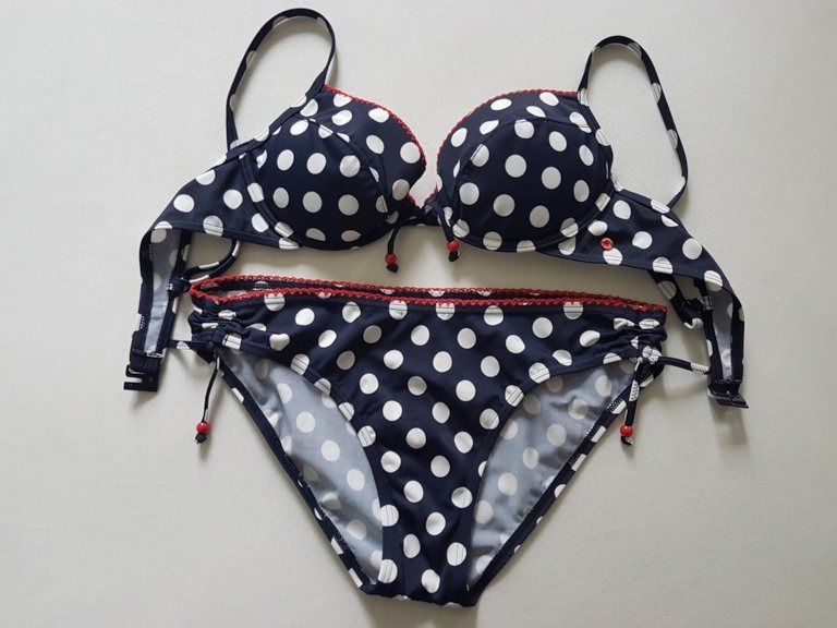 Esprit Costumi da bagno & Bikini: Esprit Bikini Gr.34/36 Cup B – Nuovo (secondo la descrizione) da St.Gallen venduto da Puppa