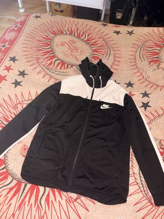 Veste Nike unisexe noir blanc taille S bon état