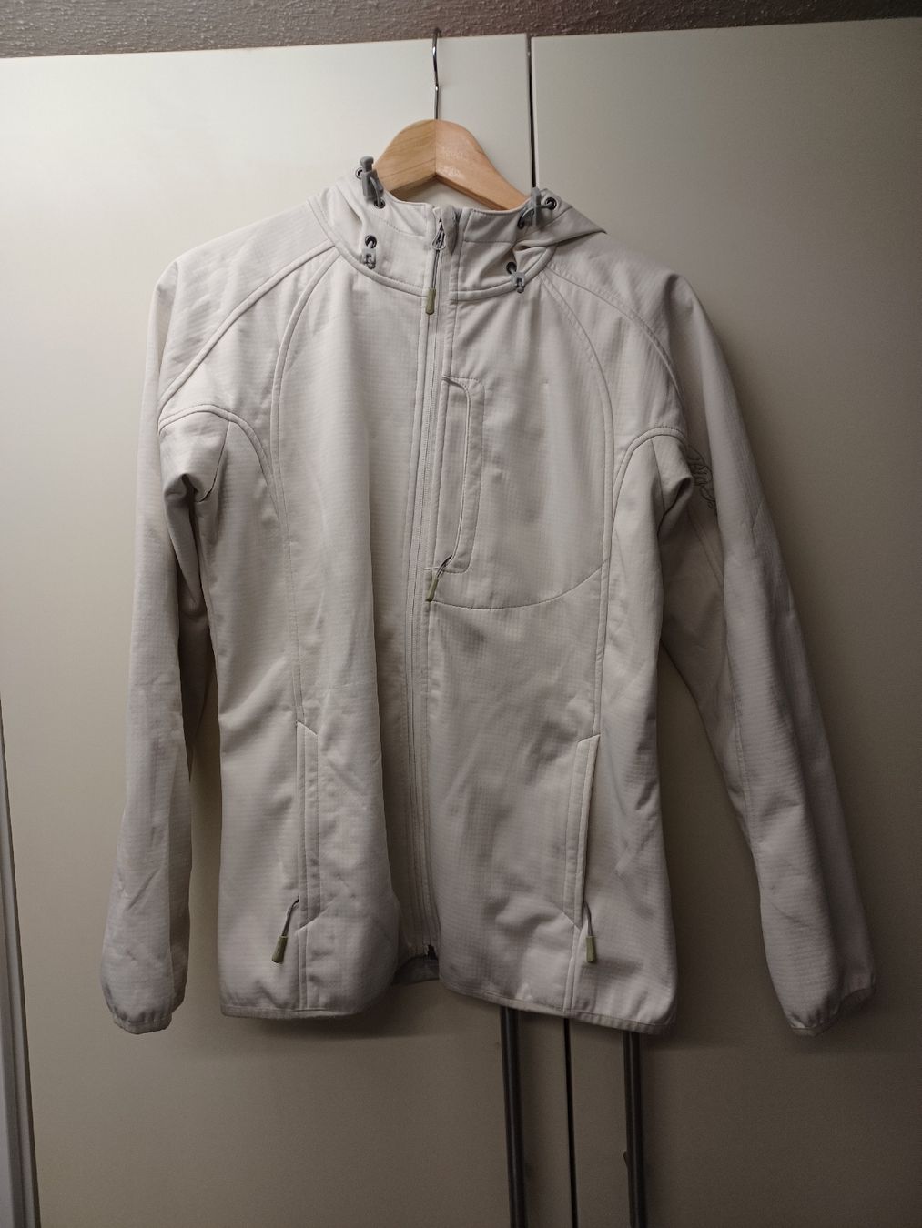 Giacche: Big Bear Damen Softshell Jacke, Top Zustand, Gr. 38 – Usato da Henggart venduto da chleeblaettli4