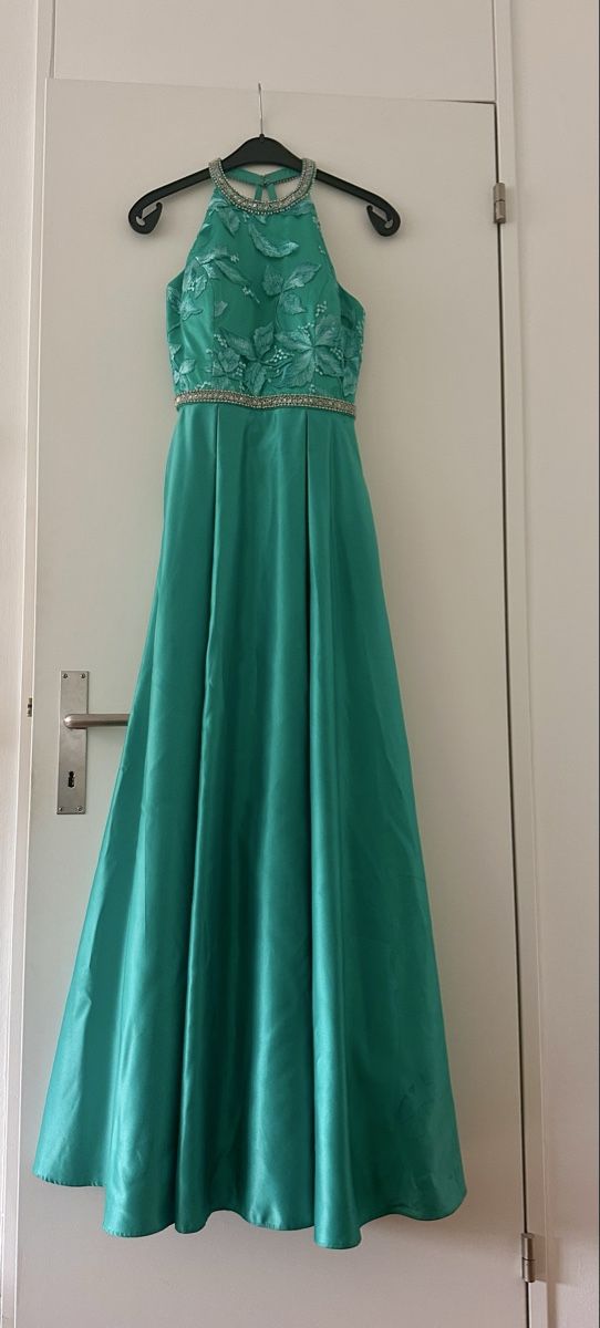Kleider: Abendkleid aus Satin – Neu (gemäss Beschreibung) aus Dättwil AG von sca_fy7l 1