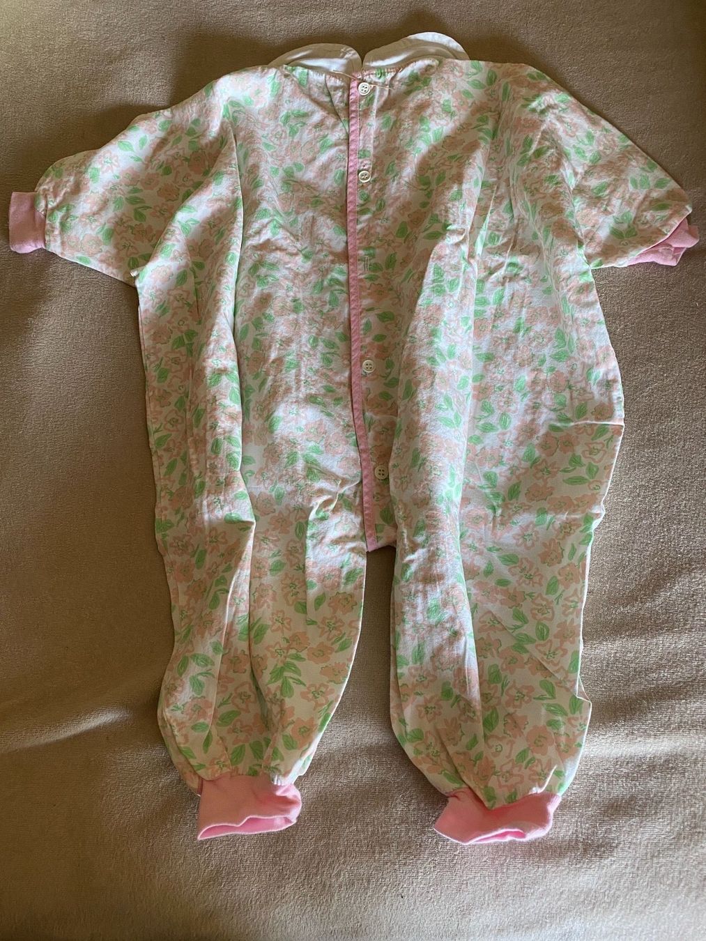 Pyjamas & Ähnliches: Babyanzug – Gebraucht aus Bellach von Legdance 1