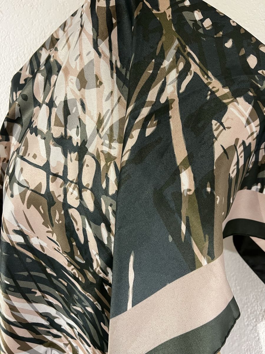 Foulards & écharpes: Foulard  – D'occasion à St-Pierre-Clages par ste_xk6p 2