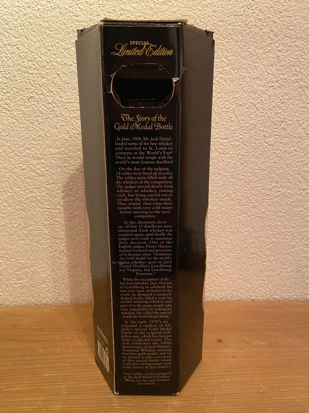 Jack Daniels Bevande alcoliche: Jack Daniel's Centennial 1904 Goldmedaille Replika Flasche – Nuovo e nell'imballaggio originale da Wilderswil venduto da leh_9hxp 1