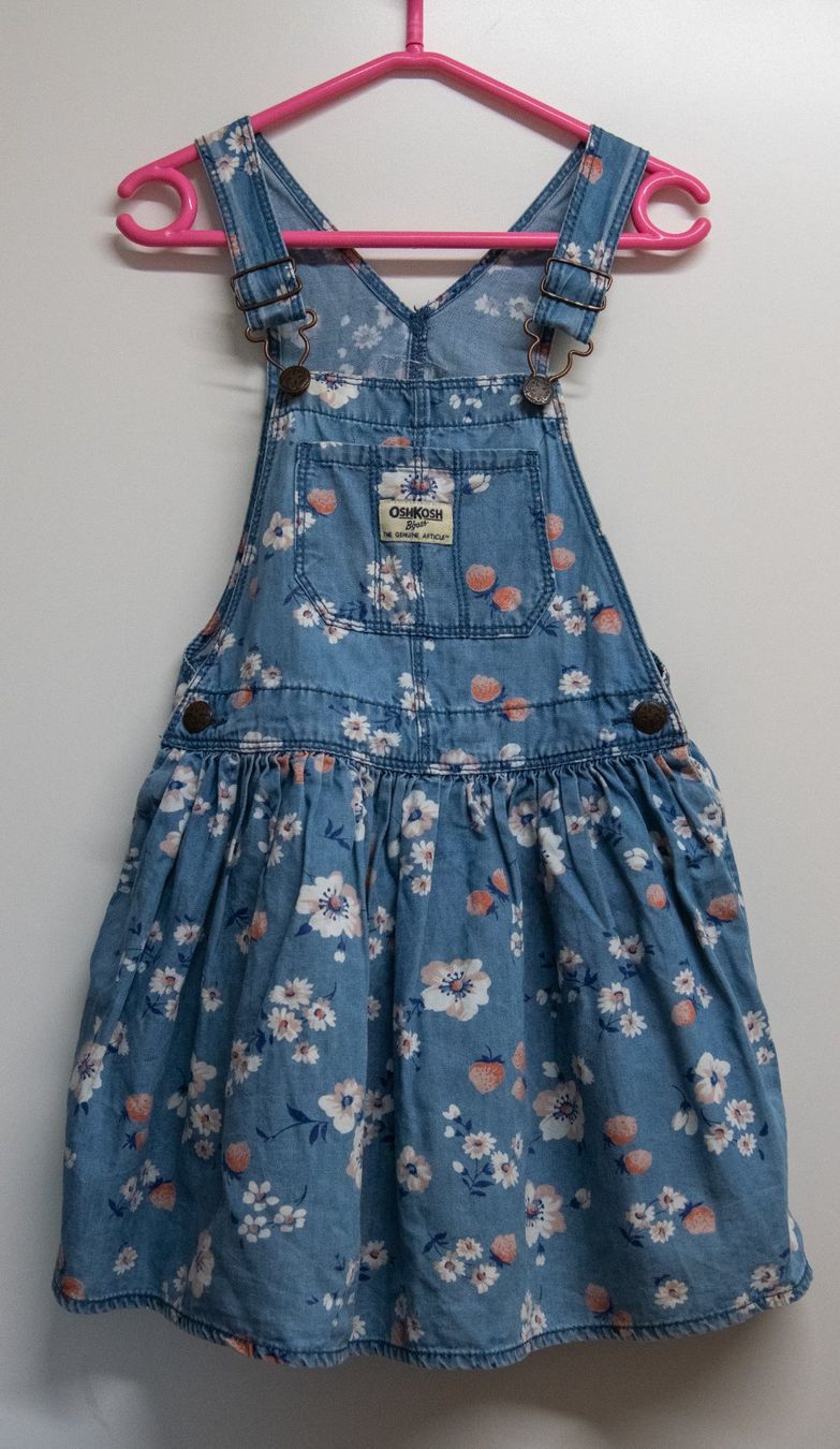 Vestiti & Gonne: Latzkleid von Oshkosh, Gr. 110 – Usato da Meilen venduto da luca70