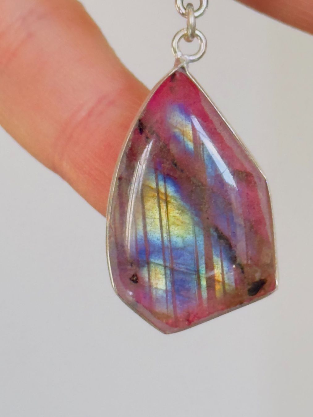 Altri gioielli: LOT Color Enhanced Red Labradorite Handmade – Nuovo e nell'imballaggio originale da Genève venduto da AGBERG