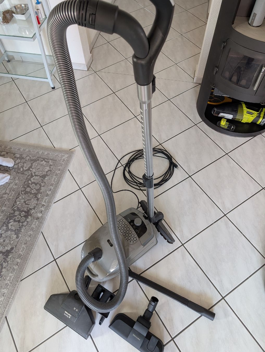 Miele Staubsauger & Zubehör: Miele Guard S1 Comfort Staubsauger  – Gebraucht aus Roggwil BE von FCM1974