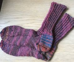 Schöne gestrickte Herrensocken  NEU  Grösse 42/43