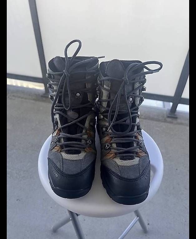 Scarpe da uomo: LOWA Wanderschuhe Gr UK 5 1/2 – Usato da Scheuren venduto da JenPad