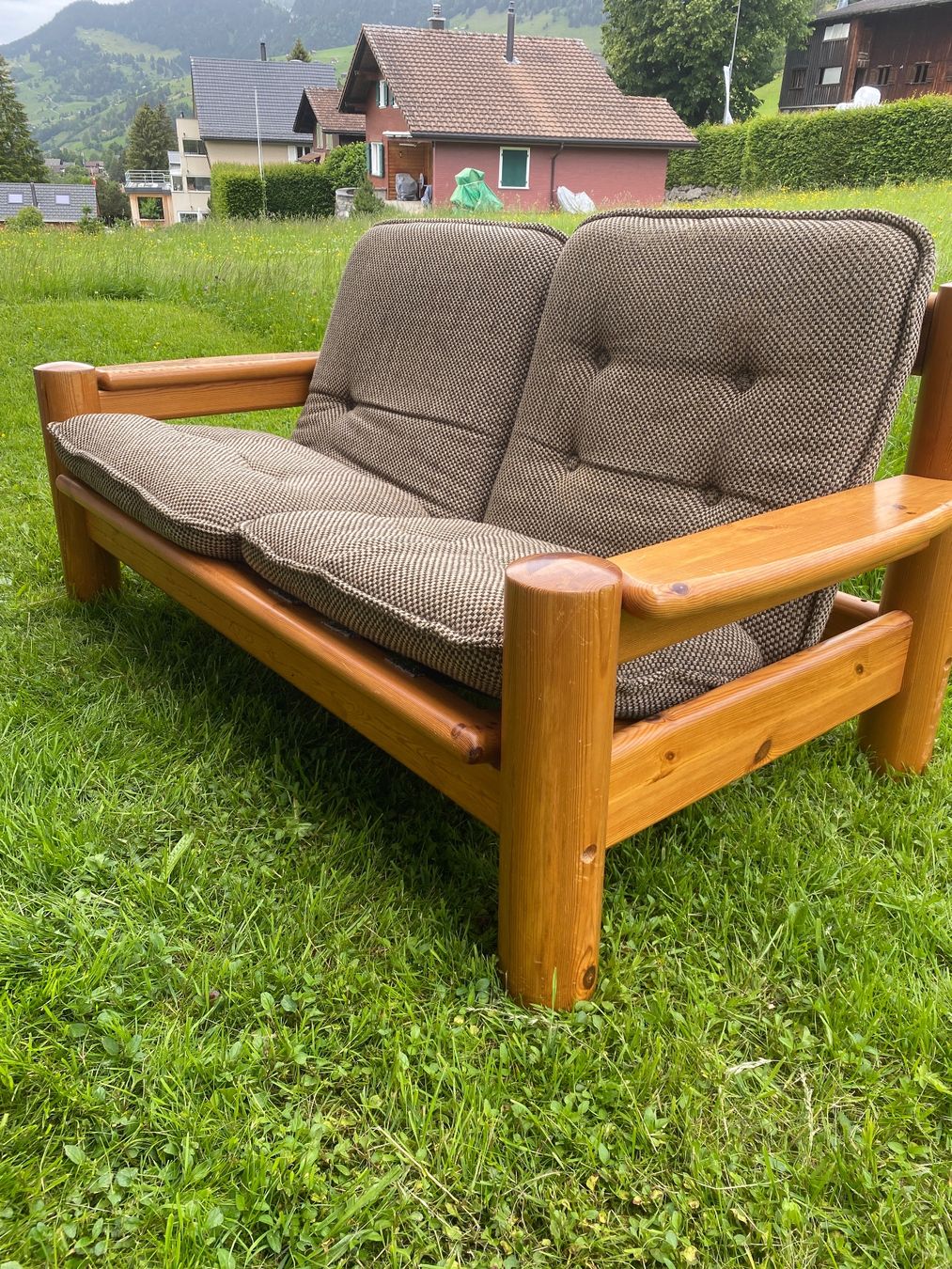 Sofas: Rustikales 2er Sofa aus massivem Holz – Gebraucht aus Wildhaus von mandala10 4