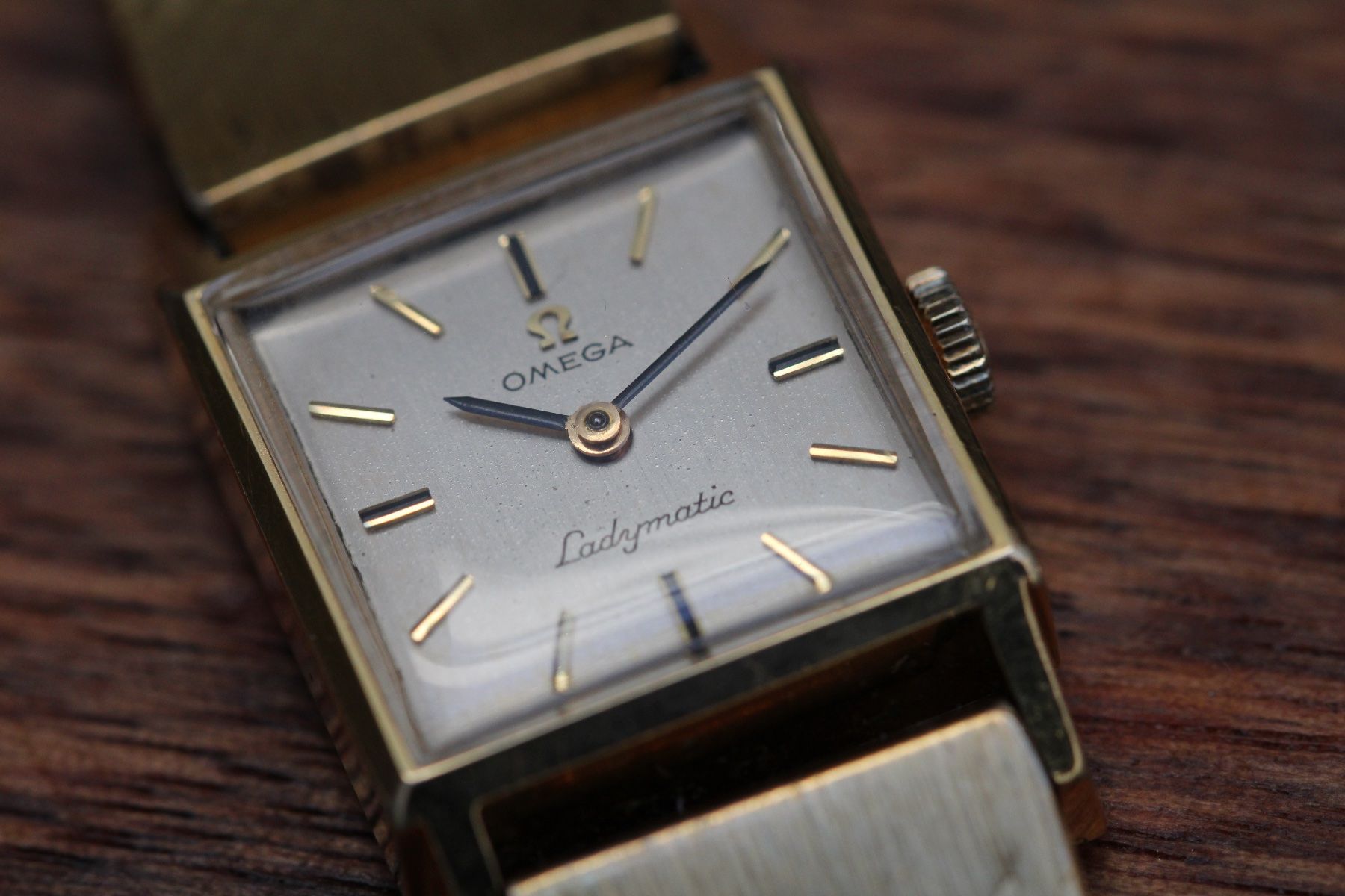Omega Uhren: OMEGA Ladymatic – Gebraucht aus Zollikerberg von swissness_