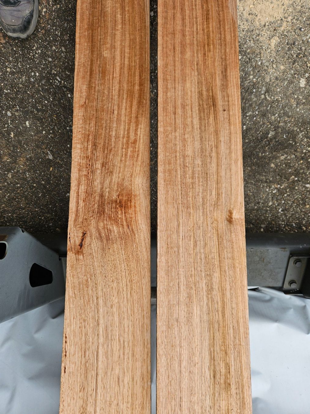 Articoli in legno: Eukalyptus Bretter trocken 1,6m3 – Nuovo (secondo la descrizione) da Affoltern am Albis venduto da TrommelGarage 2