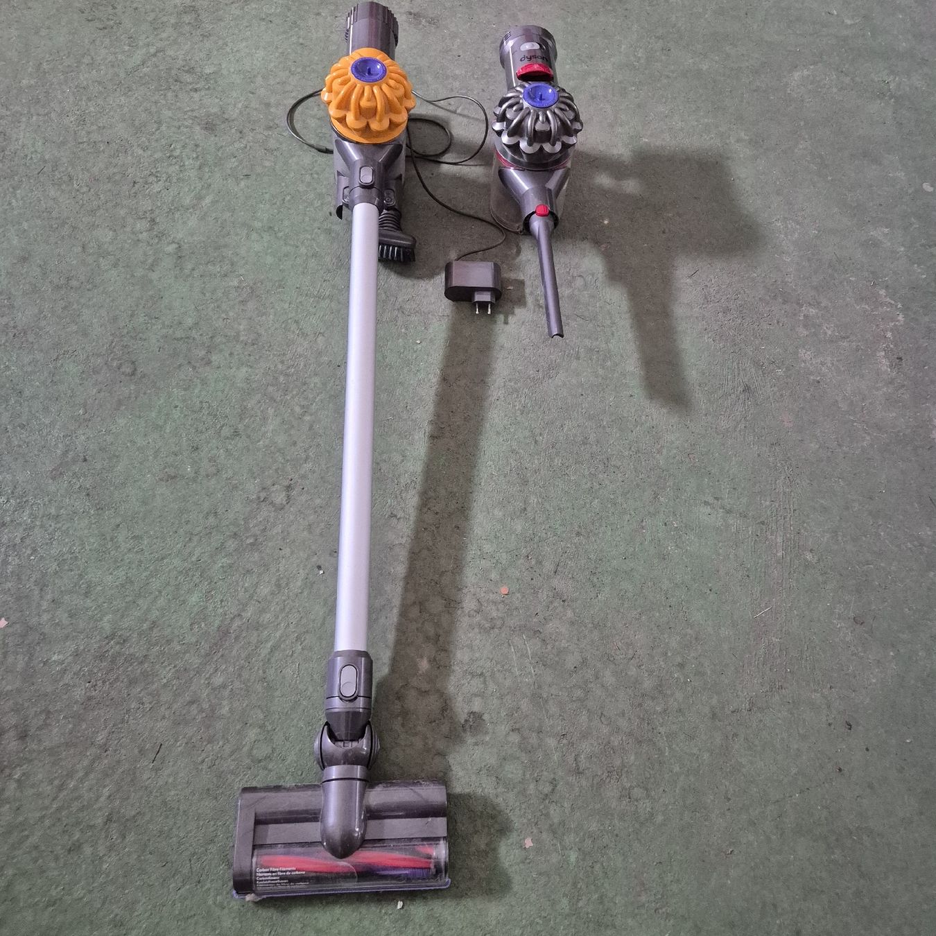 Dyson Aspirapolveri & Accessori: Dyson aspirateur DC62 et Dyson V7 Trigger lot – Usato da Ursy venduto da RetroBebar777