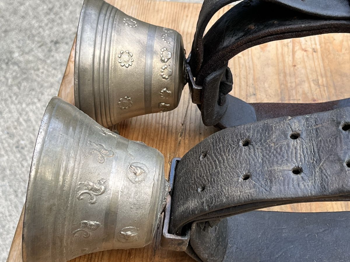 Campanacci mucche: Zwei Glöggeli  – Usato da Wasen im Emmental venduto da weh_qg2d 2