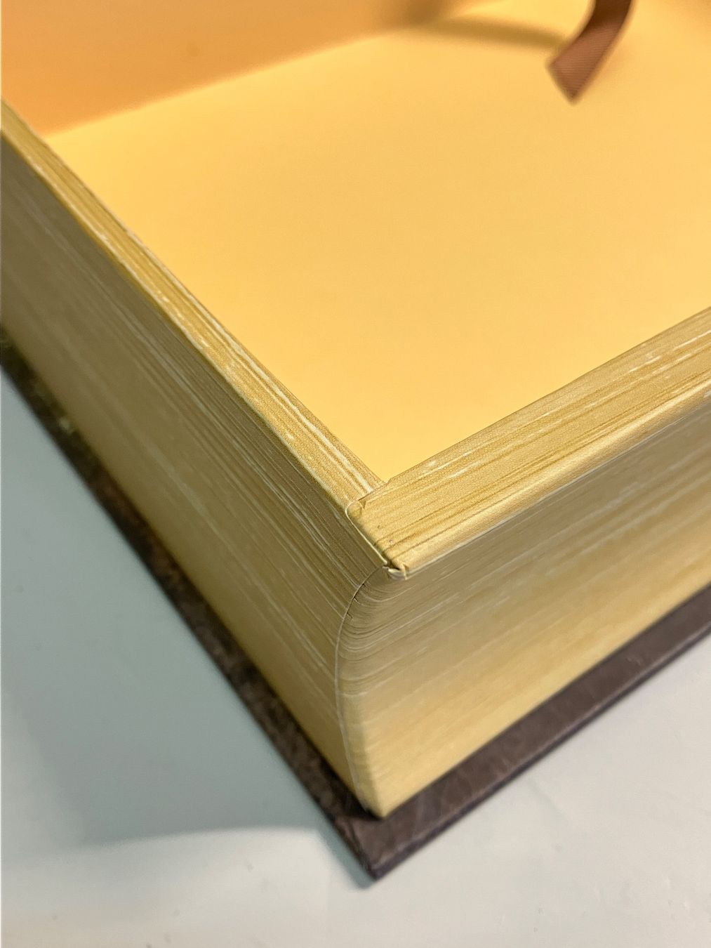 Libri: Buch Schatulle Atrappe mit Geheimdeckel – Usato da Horw venduto da luzernicus 5