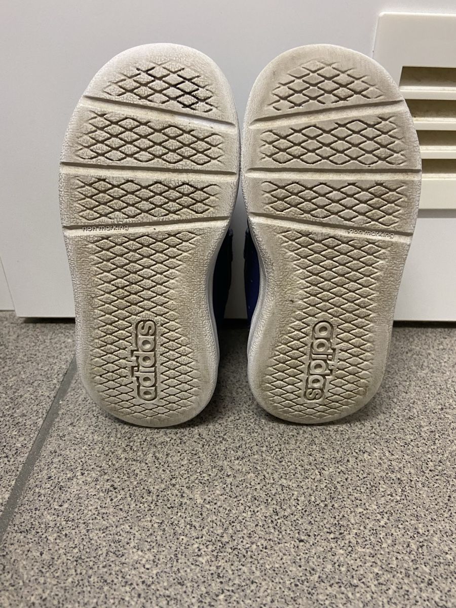 Adidas Scarpe per ragazzi: Sneaker Adidas 23 – Usato da Arbedo venduto da gregmccooper 3