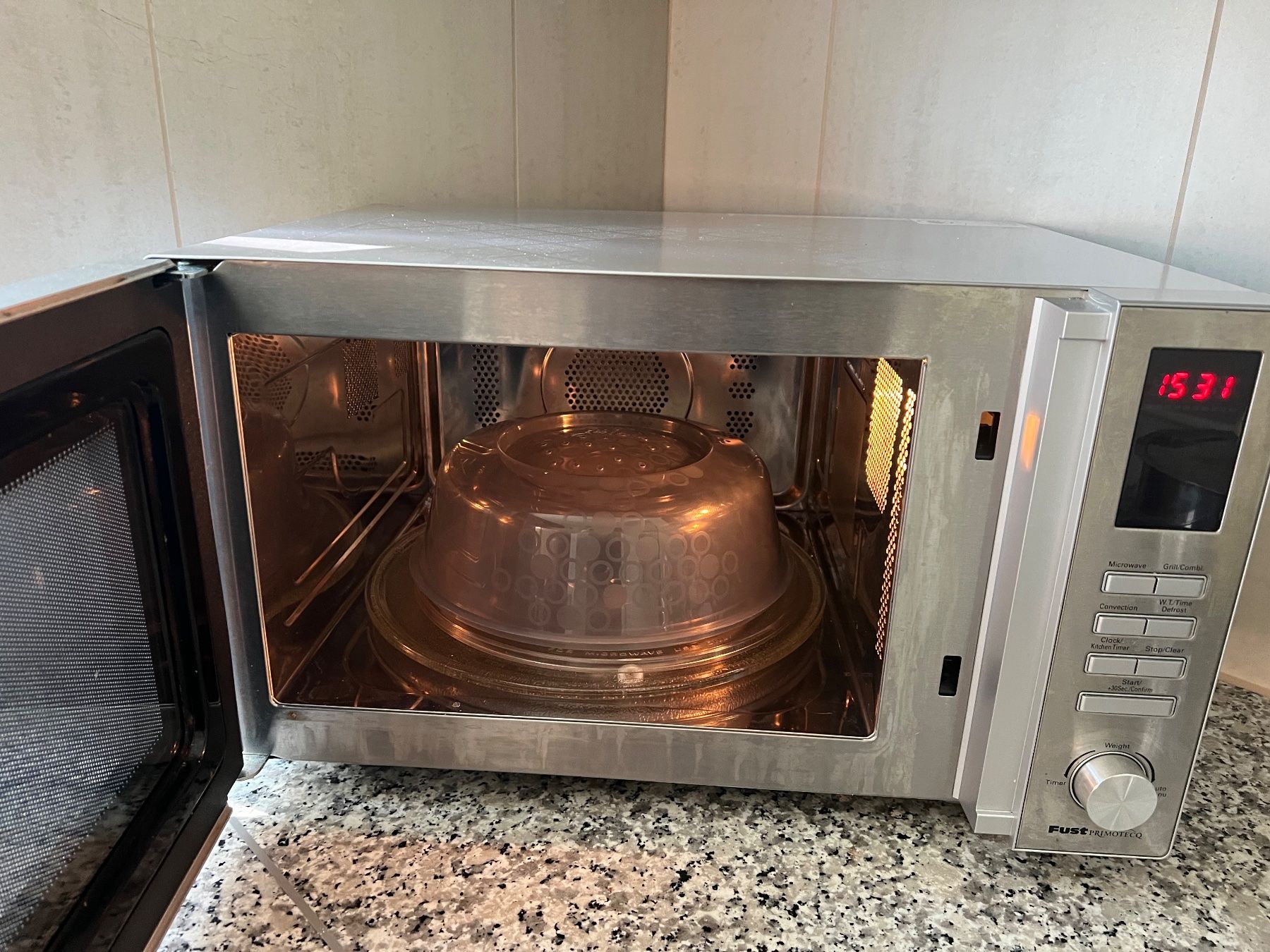 Fust Appareils de cuisine: Microwellenofen WM 8025 Combi – D'occasion à Thalwil par andrebrem 1