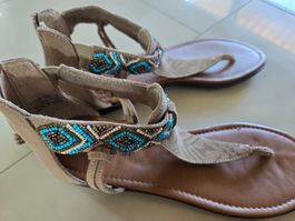 Taupe-farbene Minnetonka Antigua Sandalen, 40, ungetragen
