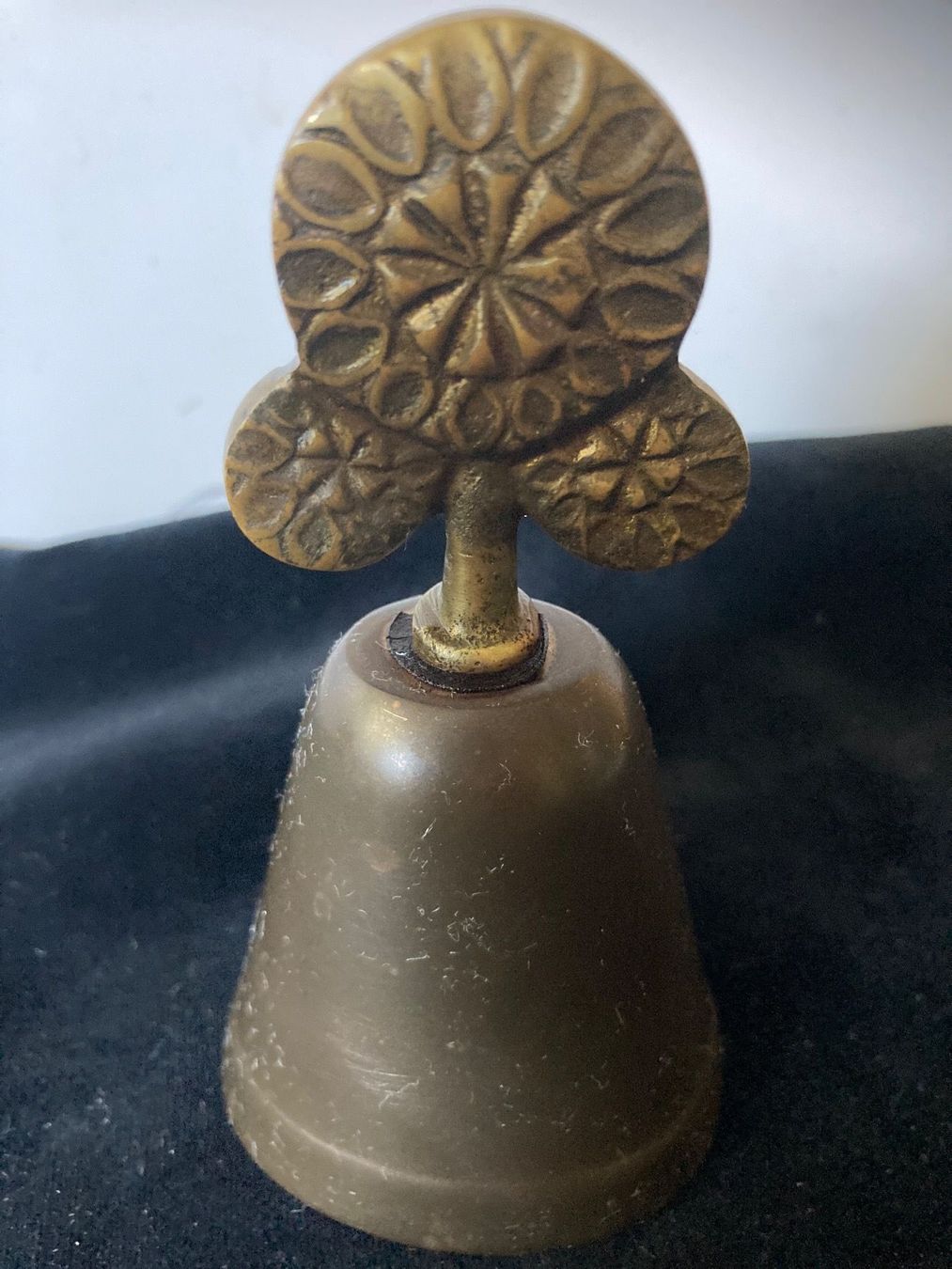 Campanacci mucche: Tisch - Glocke aus Bronze oder Messing – Usato da Zürich venduto da Chaeffeler 1