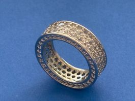Luxus Elegante Gr: 18/8 Ring mit  Zirkonia Silberfarben