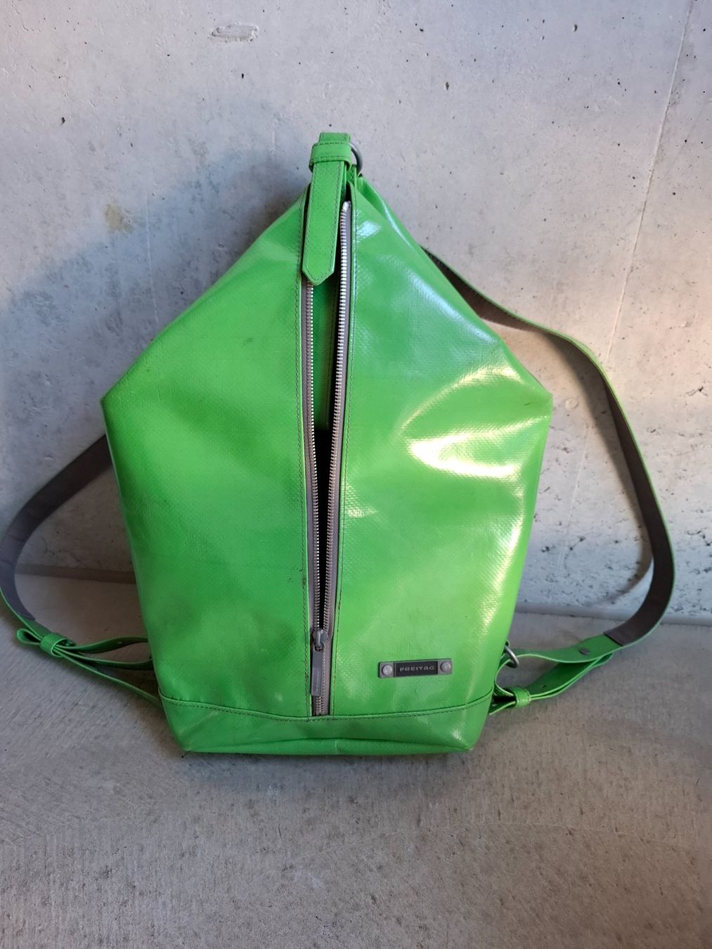 Freitag Zaini: Freitag Rucksack Woolf – Usato da Richterswil venduto da Nayli96