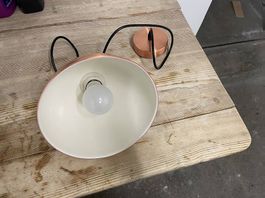 Kupferfarbene Lampe inklusive Glühbirne